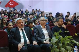 Şahin, Ortaokul Öğrencilerine Kitap Okumanın Önemini Anlattı  