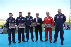 Türk Yıldızları Nefes Kesen Bir Gösteri Yaptı 