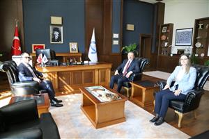 Rektör Arıbaş: Öğrencilerimiz Bizim İçin Çok Kıymetli 
