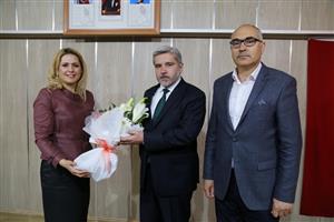 Şahin, Ortaokul Öğrencilerine Kitap Okumanın Önemini Anlattı  