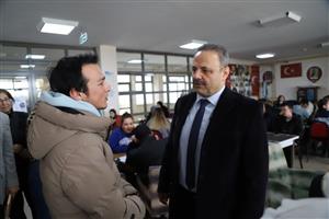 Rektör Arıbaş’tan vize haftasında öğrencilere motivasyon ziyareti