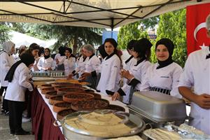 Gastronomi Şenliğinde 100 Öğrenci 11 Farklı Yemek Hazırladı