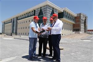 Rektörlük ve İİBF Ek Bina İnşaatları Bitmek Üzere 