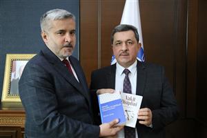 ASÜ’de İki Önemli Konferans Düzenlendi 