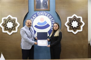ASÜ’de en başarılı lisansüstü tez ödülleri sahiplerini buldu