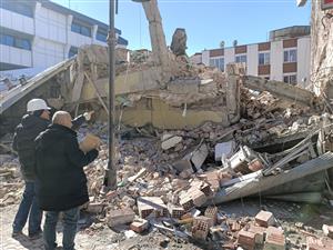 Enkazlardan Adli Delil Toplama Çalışmaları Sürüyor 