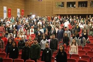 Güzel Sanatlar Öğrencilerinden 10 Kasım'a Özel Sergi ve Konser