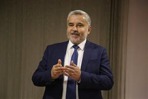 İşadamı Tıpırdamaz Tıp Öğrencilerini Ağırladı