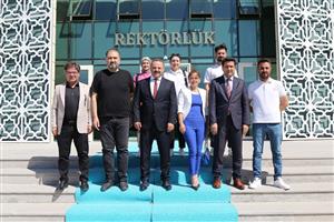 İstişare Kültürü İş Üretimindeki Başarıyı Arttırıyor