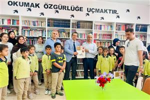 ASÜ Eğitim Fakültesi’nden 15 köy okuluna 43 bin kitap