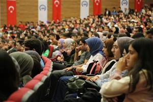 Kampüs Öğrencilerle Güzel, Hoş Geldiniz!