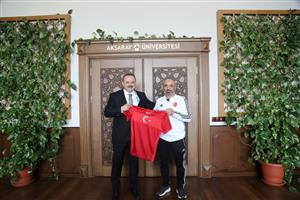 İşitme Engelliler Futsal milli takımlarından Rektör Arıbaş’a ziyaret