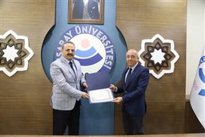 ASÜ’de en başarılı lisansüstü tez ödülleri sahiplerini buldu