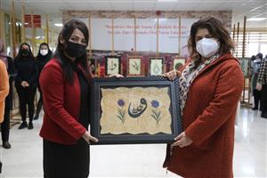 Sağlıkçılar Tezhip, Hat ve Ebru Sergisi Açtı