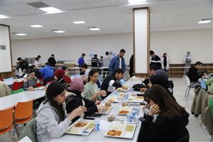 Rektör Arıbaş, Öğrencilerle  İftar Yemeğinde Buluştu