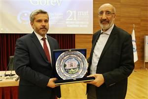 Müslüman, Görmezden Gelme Hakkına Sahip Değildir 