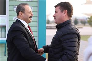 Belediye Kampüse Ücretsiz Çorba Evi ve Kuaför Salonu Açtı 