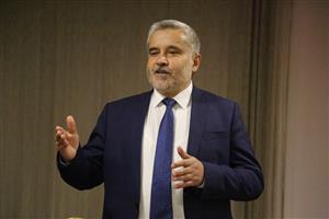 İşadamı Tıpırdamaz Tıp Öğrencilerini Ağırladı