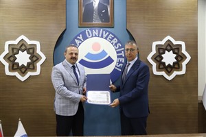 ASÜ’de en başarılı lisansüstü tez ödülleri sahiplerini buldu