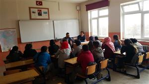 Şahin, Ortaokul Öğrencilerine Verdiği Sözü Yerine Getirdi 
