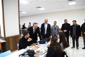 Rektör Arıbaş, Öğrencilerle  İftar Yemeğinde Buluştu