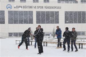 Kar Yağışı Şehirde Bereket Manasıyla Karşılık Buldu 