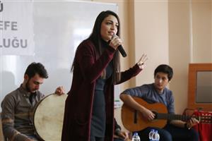 Türkü ve Şiirlerle Anadolu 