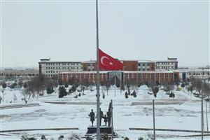 Ülke Genelinde Olduğu Gibi ASÜ’de de Bayraklar Yarıya İndirildi 