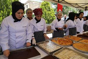 Gastronomi Şenliğinde 100 Öğrenci 11 Farklı Yemek Hazırladı