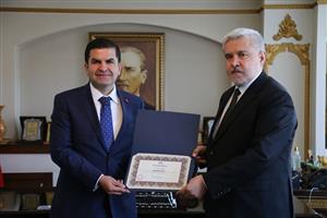 ASÜ, Şehrin Tüm Dinamikleriyle Uyum İçinde Çalışıyor 