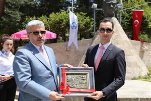 Sözlüklerde Karşılığı Olmayan Bir Zulümle Karşı Karşıyayız